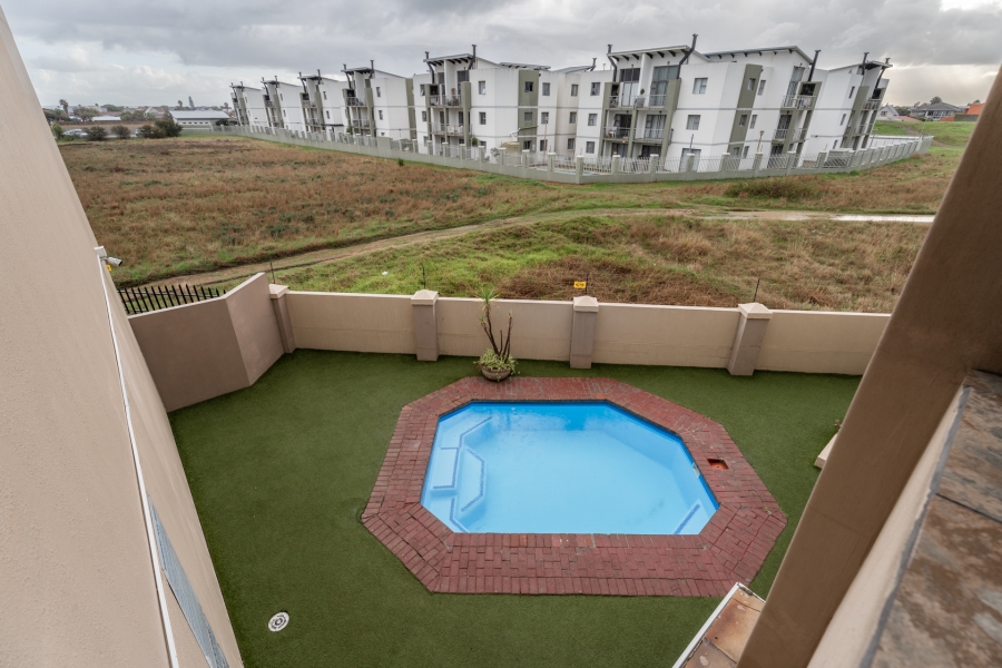 2 Bedroom Property for Sale in Whispering Pines Western Cape